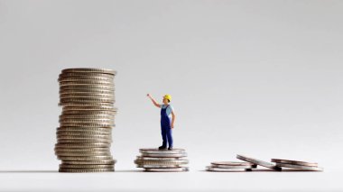 Çalışma ve maaş arasındaki sosyal boşluk kavramı.. 