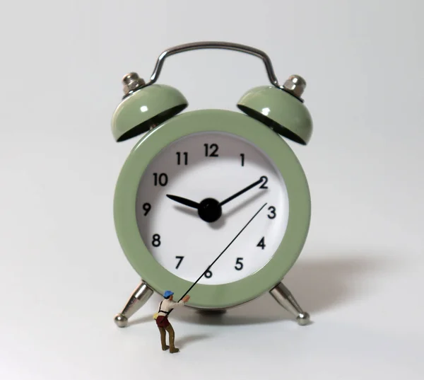 자명종 시계와 낚싯대를 — 스톡 사진