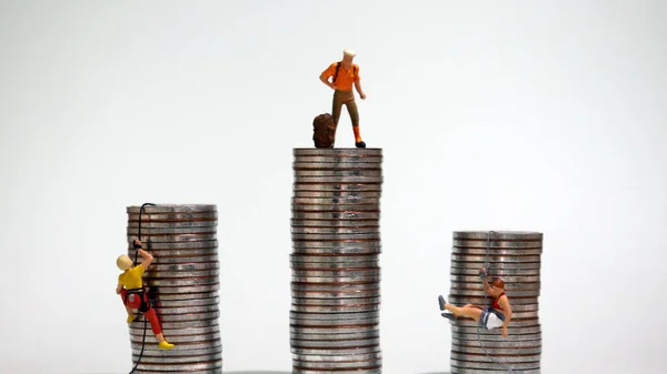 Miniature People Climbing Pile Coins Ropes Income Difference Employment Gap — Stock Photo, Image