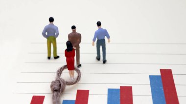 Bar çizelgeleri ve minyatür insanlar. Toplum alanındaki kadınları bağlama kavramı.