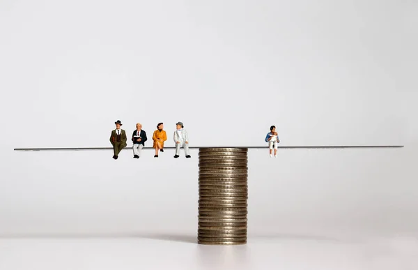 Pile Coins Miniature People Concept Population Aging Relative Birth Rates — Stock Photo, Image