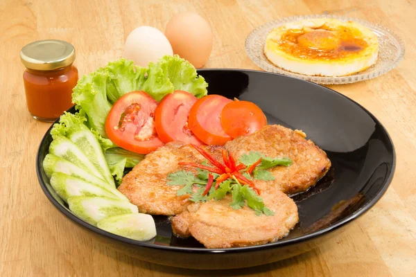 Carne Cerdo Con Verduras Huevo Frito — Foto de Stock