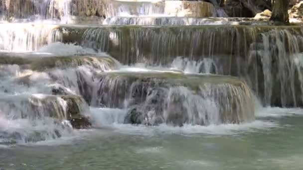 Close Van Huai Mae Khamin Waaterfall National Park Kanchanaburi Thailand — Stockvideo