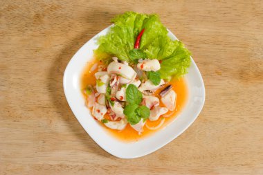 Nane ve marullu ahtapot salatası.