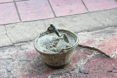 Tankta çimento karıştırmak