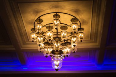 Tavanda kristal avize