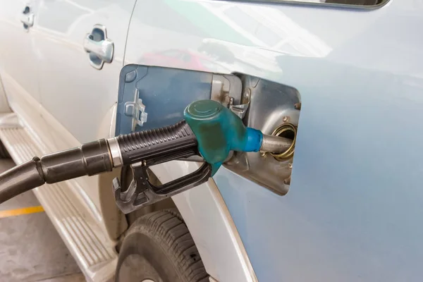 파란색 연료는 연료를 합니다 — 스톡 사진
