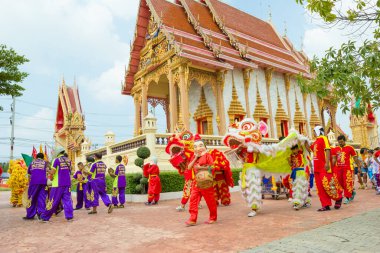 SAMUT SAKHON THAILAND 20 Eylül 2015 'te Samut Sakhon Tayland' da Aslan Dansı.