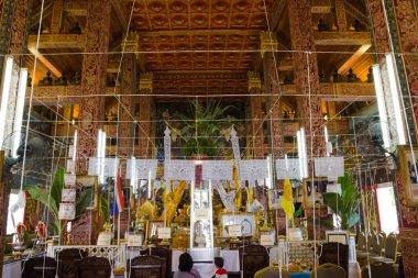 NAN, THAILAND - 31 Aralık 2015: Tayland 'ın Nan ilinde 31 Aralık 2015 tarihinde Ming Mueang tapınağında dini tören.