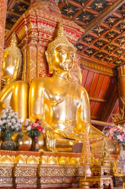 NAN, THAILAND - 31 Aralık 2015: Kuzey Tayland 'daki Wat Phumin' de Buda heykeli.