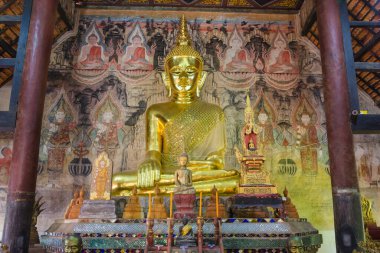 NAN, THAILAND - 1 Ocak 2016: Tayland 'ın Nan ilindeki Nong Bua tapınağında Buda heykeli.