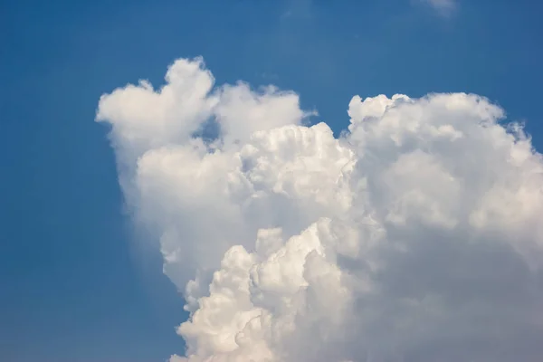 Langit Biru Berawan Latar Belakang — Stok Foto