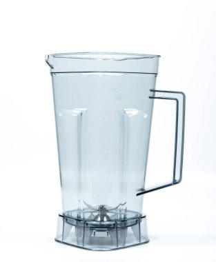 Elektrik karıştırıcı kavanozu beyaz arkaplanda izole edildi