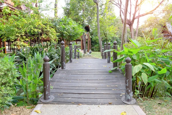 Ponte Legno Giardino — Foto Stock