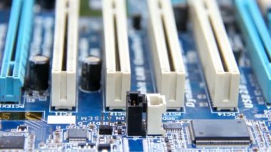 Anakart, pci yuvalarında psi soketini kapat