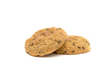 Beyaz arka planda izole edilmiş fındıklı tereyağlı kurabiye.