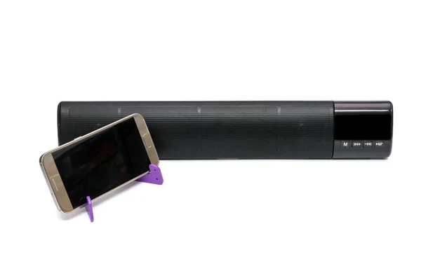 Handy Und Schwarzer Bluetooth Lautsprecher Isoliert Auf Weißem Hintergrund — Stockfoto
