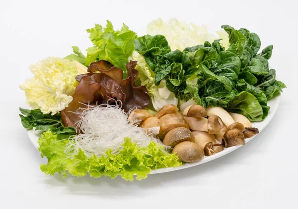 Varias Verduras Frescas Para Sukiyaki Plato Blanco Aisladas Sobre Fondo — Foto de Stock