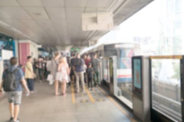BTS metro istasyonu bulanık arkaplan