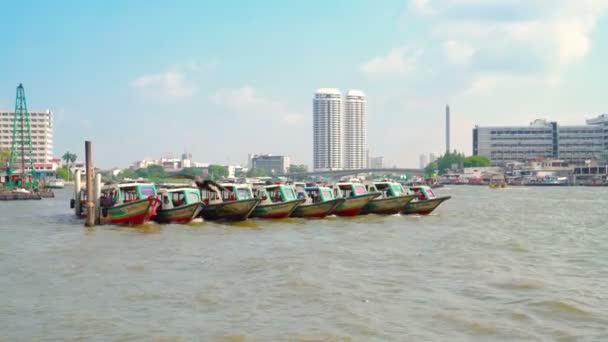 Bangkok Mar Beaucoup Bateaux Express Navires Passagers Accostant Sur Rivière — Video