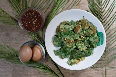 Tırmanan Gıdıklayan Yumurta veya cha-om omleti, Tayland foo