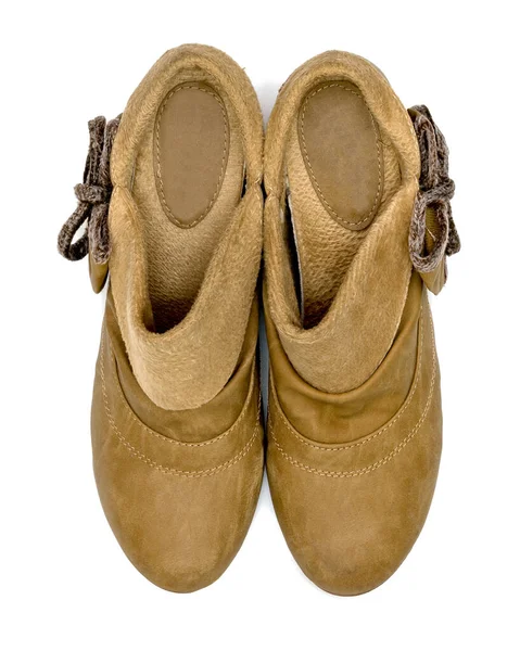 白い背景に隔離された茶色の女性の靴 トップビュー — ストック写真