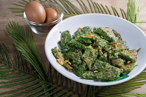 Tırmanan Gıdıklayan Yumurta veya cha-om omleti, Tayland foo