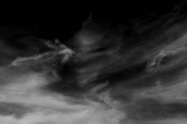 Nuage Texturé Blanc Abstrait Isolé Sur Fond Noir — Photo