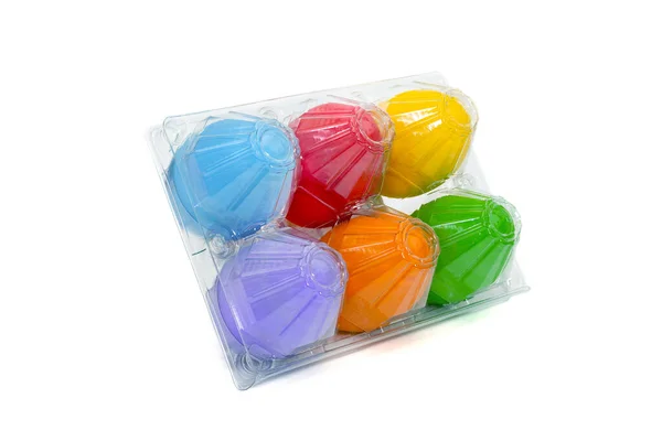 Барвисті Яйця Пластиковій Упаковці Ізольовані Білому Тлі — стокове фото