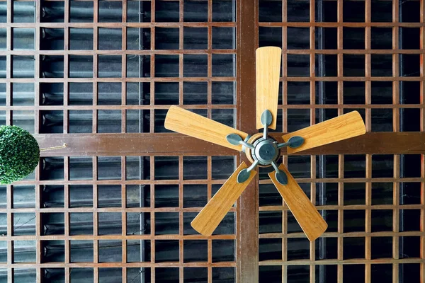 Teto Ventilador Madeira Antigo — Fotografia de Stock