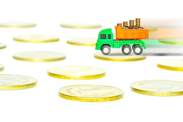 Dodávka Kamionu Zlaté Mince Izolované Bílém Pozadí Investice Nebo Rychlé — Stock fotografie