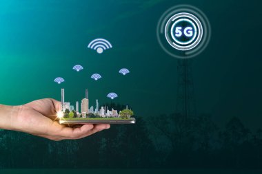 el ele tutuşan akıllı telefon gökdelen, 5G ağ arayüzü ve simge kavramı