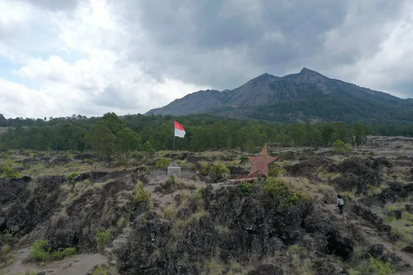 Indonesische Flagge Weht Vom Batur Aussichtspunkt Auf Bali Indonesien — Stockfoto