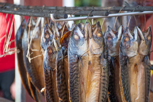 Peixe Fresco Cavala Picada Fumada Seca Mercado Peixe Pronto Para — Fotografia de Stock