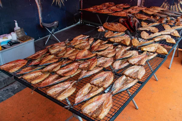Pescado Ahumado Mercado Callejero Vilna Lituania Listo Para Comer — Foto de Stock