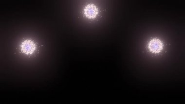 Kırmızı, beyaz ve mavi soyut havai fişeklerin hareketli grafik animasyonu, siyah arka plan ya da gece gökyüzüne karşı patlıyor. 4 Temmuz arkaplanı, afişi, tanıtımı veya reklamı için harika.