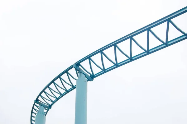 Lunaparktaki büyük hız treninin bir parçası.