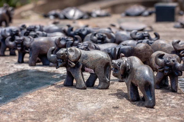 Repliken Von Wildtieren Aus Weichem Stein Afrika — Stockfoto