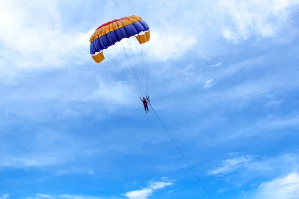 Parasailing Deportes Acuáticos Bali Indonesia — Foto de Stock