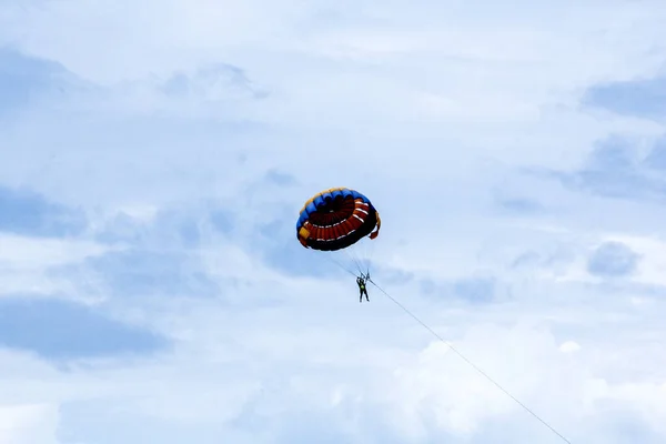 Parasailing Deportes Acuáticos Bali Indonesia — Foto de Stock