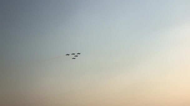 Grupo Aviones Combate Airshow Hicieron Algunas Maniobras Bastante Locas Aire — Vídeo de stock