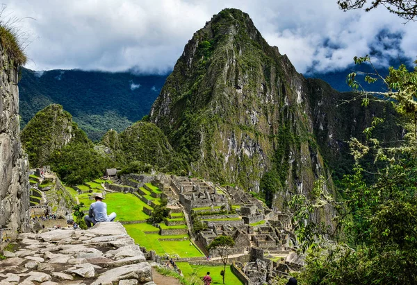Huayna Picchu Góra Peru Którą Rzeka Urubamba Pochyla Dzielnica Wznosi — Zdjęcie stockowe