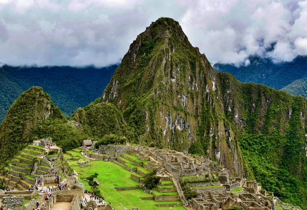 Huayna Picchu Una Montaña Perú Que Río Urubamba Dobla Distrito — Foto de Stock