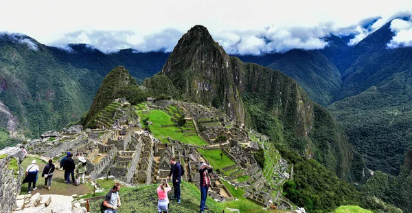 Huayna Picchu Una Montaña Perú Que Río Urubamba Dobla Distrito — Foto de Stock