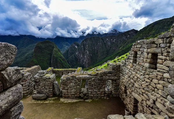 Byggnaderna Machu Picchu Machu Picchu Har Cirka 200 Byggnader Oftast — Stockfoto