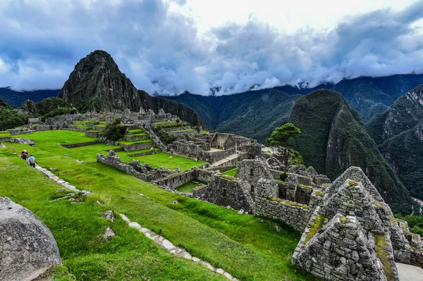 韦纳皮丘 Huayna Picchu Quechua Wayna Pikchu 是秘鲁的一座山 被乌鲁班巴河弯曲 它位于乌鲁班巴省库斯科地区的Machupicchu区 它越过了所谓的印加人失落的城市Machu — 图库照片