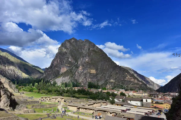 Ollantaytambo Montanha Pinkuylluna Montanha Onde Incas Construíram Vários Armazéns Qullqas — Fotografia de Stock