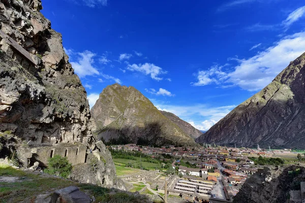 Ollantaytambo Pinkuylluna Montaña Sobre Que Los Incas Construyeron Depósitos Piedra — Foto de Stock