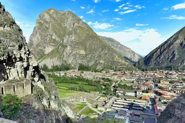 Ollantaytambo Montaña Pinkuylluna Montaña Donde Los Incas Construyeron Varios Almacenes — Foto de Stock