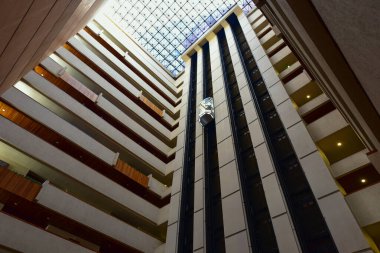 Mexico City, Meksika 'nın başkenti ve en büyük şehri ve Kuzey Amerika' nın en kalabalık şehridir. Mexico City dünyanın en önemli kültürel ve finansal merkezlerinden biridir..